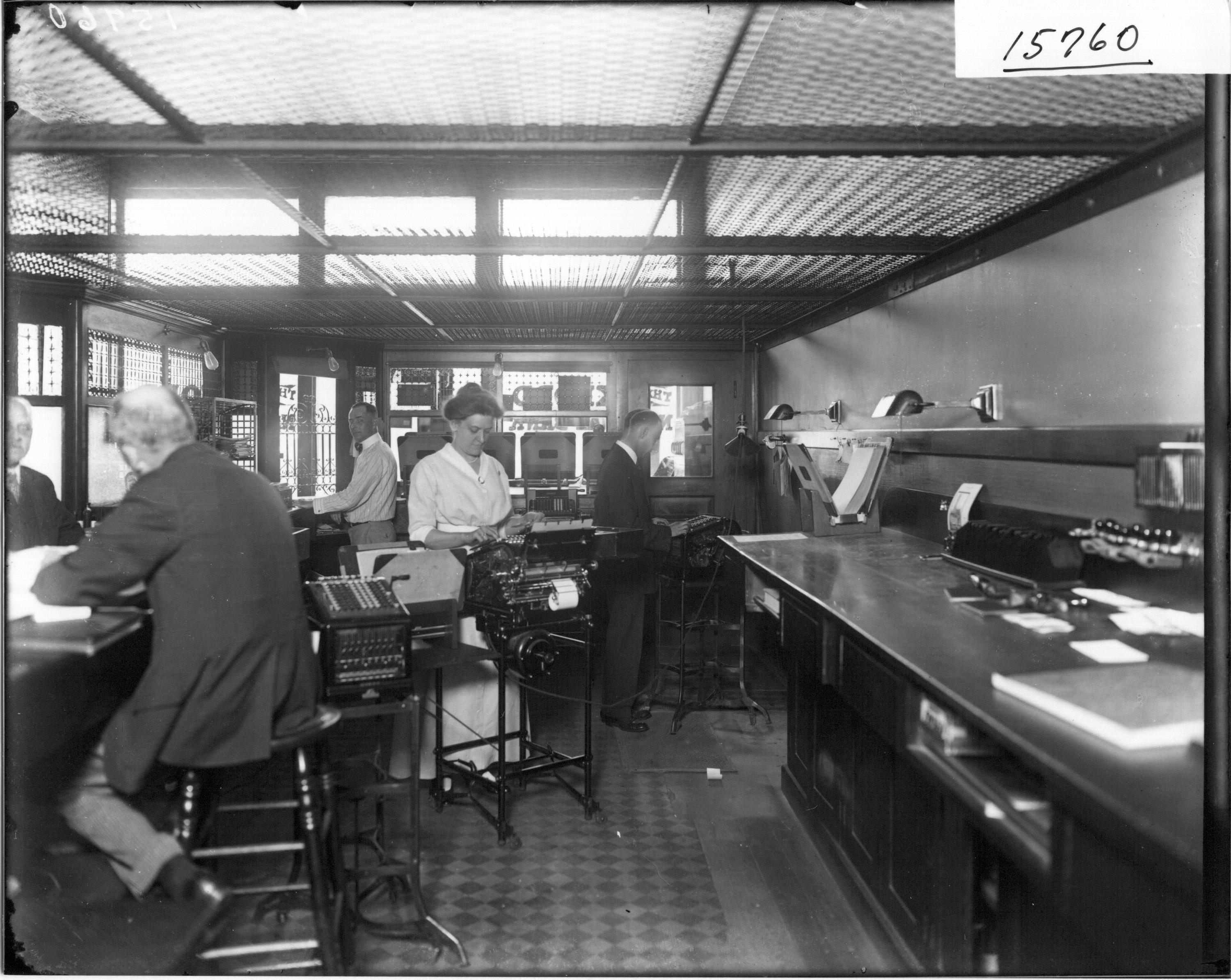 10 05 Bank Tellers Oxford 1916